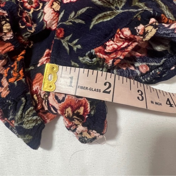 American Eagle Women’s High Waisted Flowy Floral Ruffle Shorts in Navy Size S - Picture 10 of 10